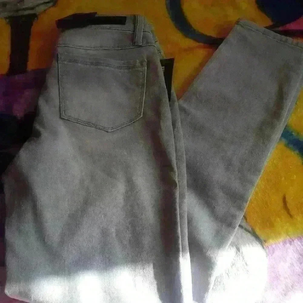 Kenneth Cole skinny jeans - Picture 2 of 4